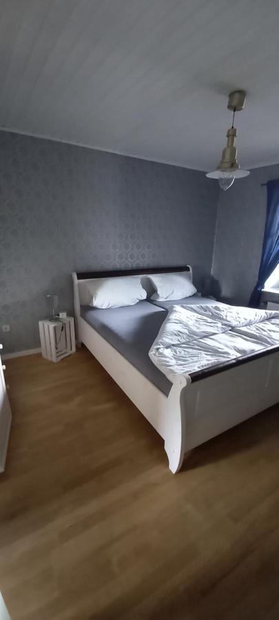 Fewo Am Marktplatz Zerf Екстериор снимка